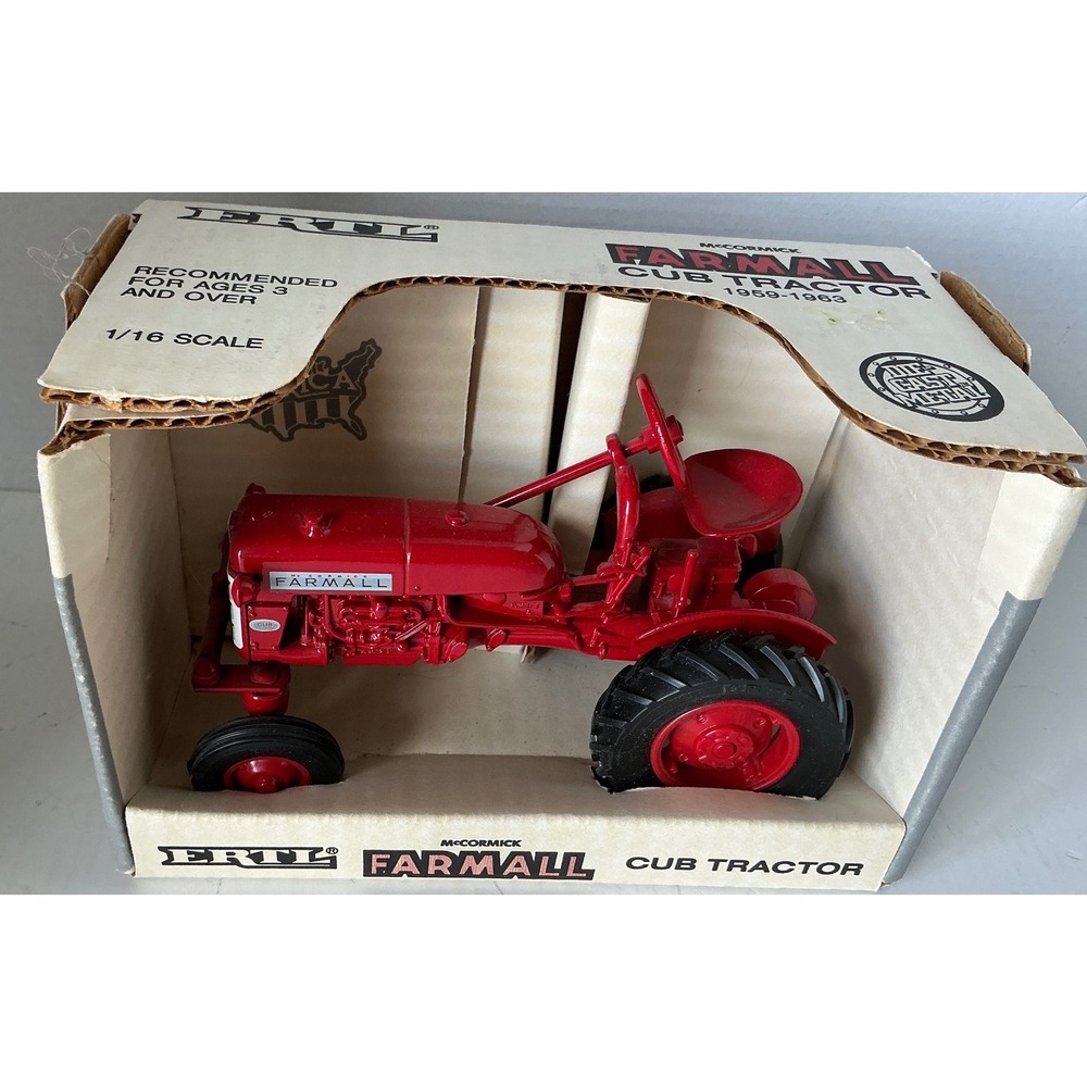 ERTL Vintage McCormick Farmall Cub Tractor 1/16 Die Cast Metal Red 1947-1963